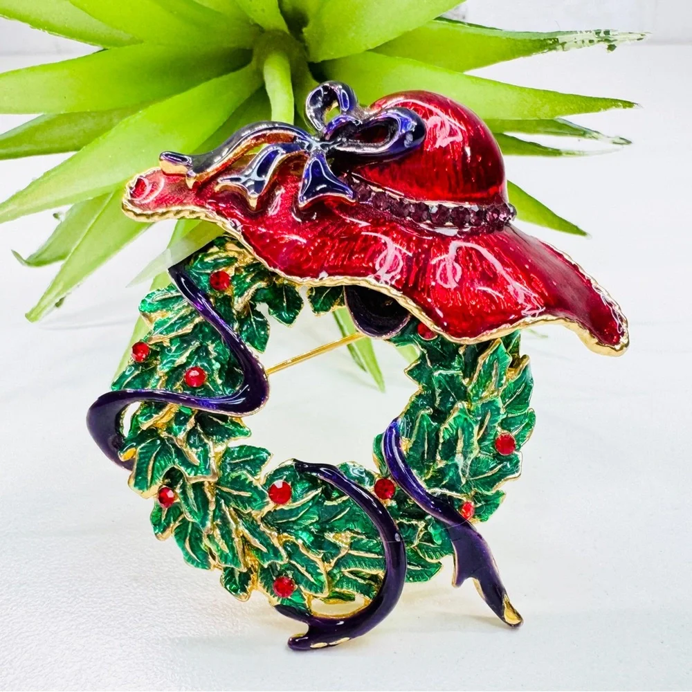 Vintage Y2K Red Hat Society Enamel Rhinestone Christmas Green Wreath Brooch